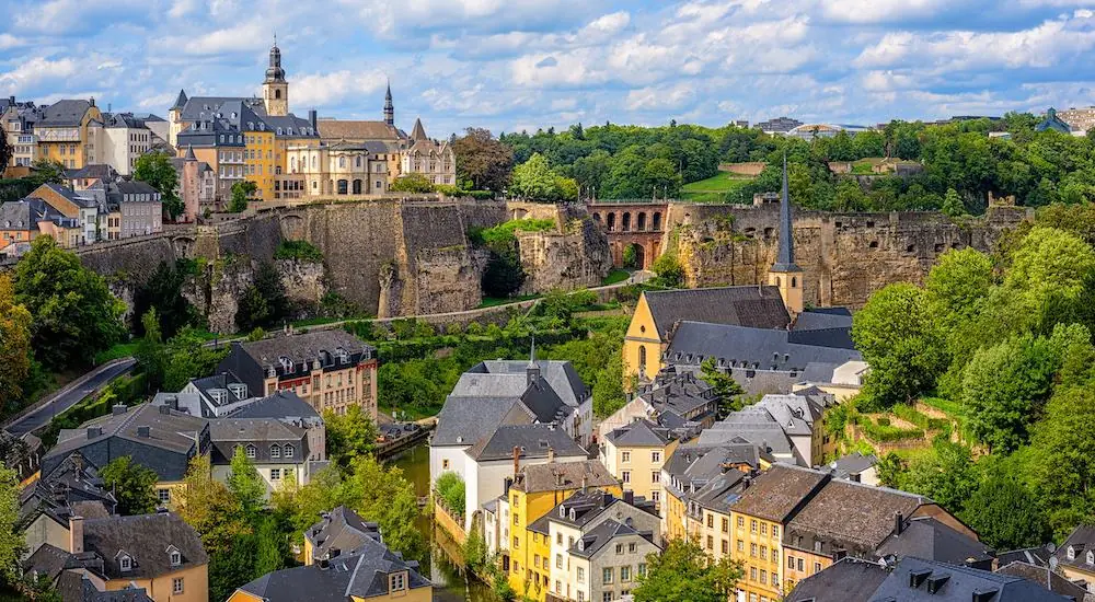 Luxemburg mit den Kasematten, für die ein Mindestalter gilt