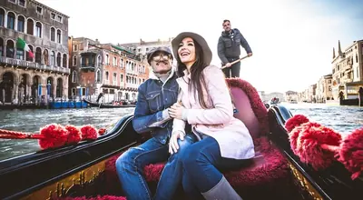Venedig: Stadtführung und Gondelfahrt auf deutsch