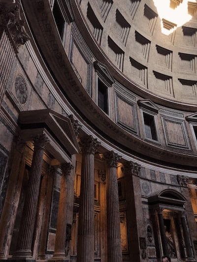 Führung im Pantheon in Rom