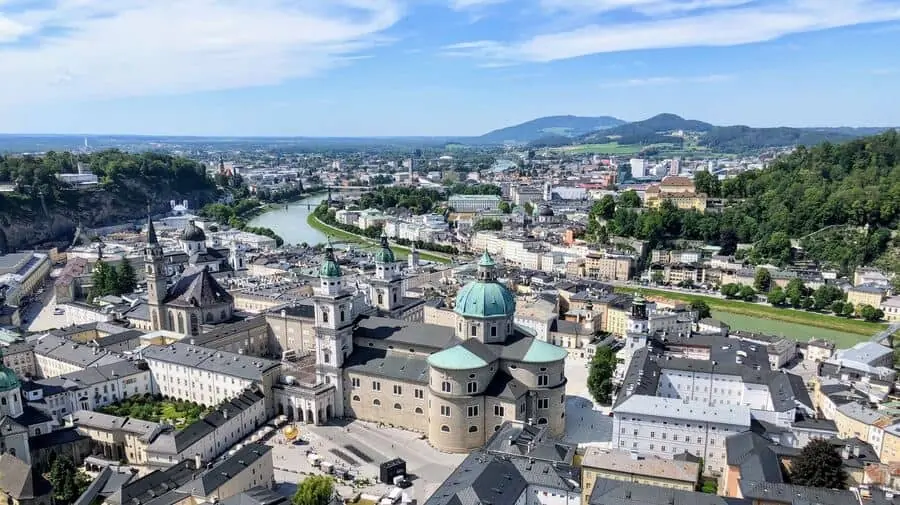 Salzburg mit dem Mönchsbergaufzug als Alternative zum Aufstieg